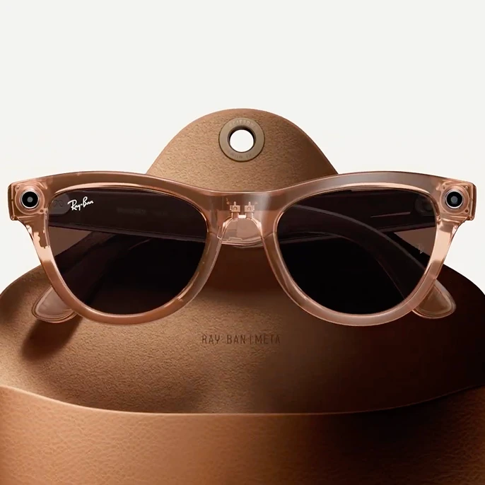 Ray-Ban LEGALISS (Gen 2)と充電ケースのクローズアップ