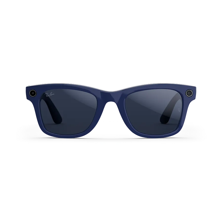 
          Ray-Ban LEGALISS Wayfarerグラス(シャイニーコズミックブルーのフレーム、クリア/サファイアTransitions®レンズ)の正面画像。
        
